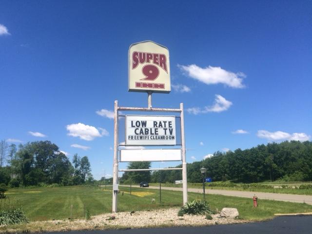 Super 9 Motel 앨비온 외부 사진
